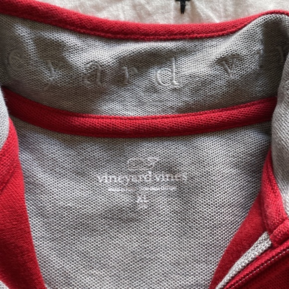 Boys Vineyard Vines 3/4 zip - Picture 3 of 3